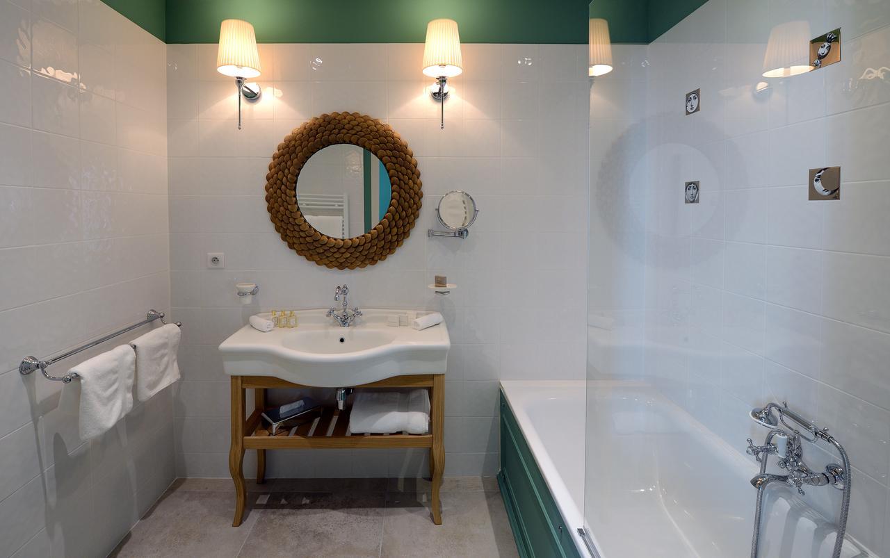 Grand Hotel Henri - Teritoria L'Isle-sur-la-Sorgue Bagian luar foto